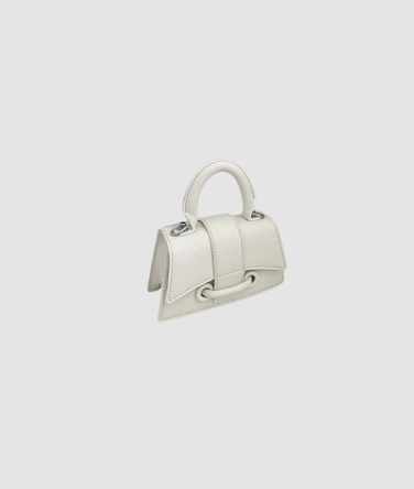 //trinecloset.com/cdn/shop/files/CrossbodySquareBag_2_0ed7e160-37d9-4245-9d37-2f58c435b9a9.png?v=1732701461&width=376